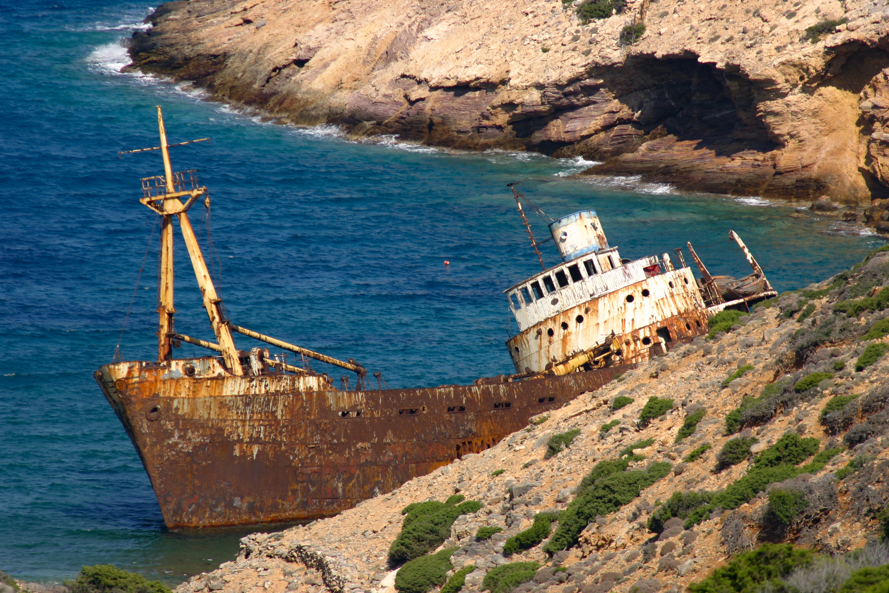 Shipwreck Olympia / Inland